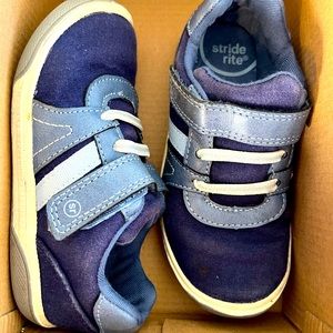 Stride rite Thompson Sneaker Size 8.5M